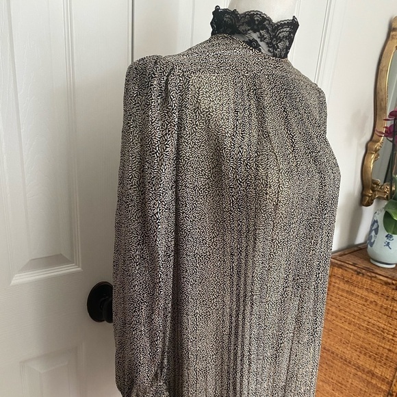 Vintage- John Yang Silk and Lace Dress - Picture 5 of 9